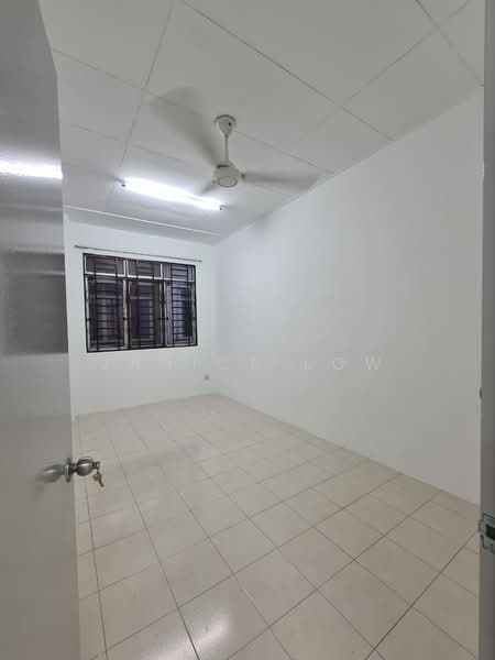 2-storey Terraced House for Sale in Setia Alam (Selangor) - Janice Low - Bedroom 2 - PropertyGuru.com.my