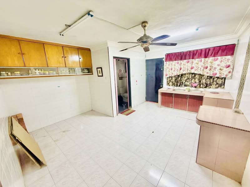 Rumah Teres untuk Disewa di Taman Kajang Baru (Kajang) - Erin Yusof - Kitchen - PropertyGuru.com.my