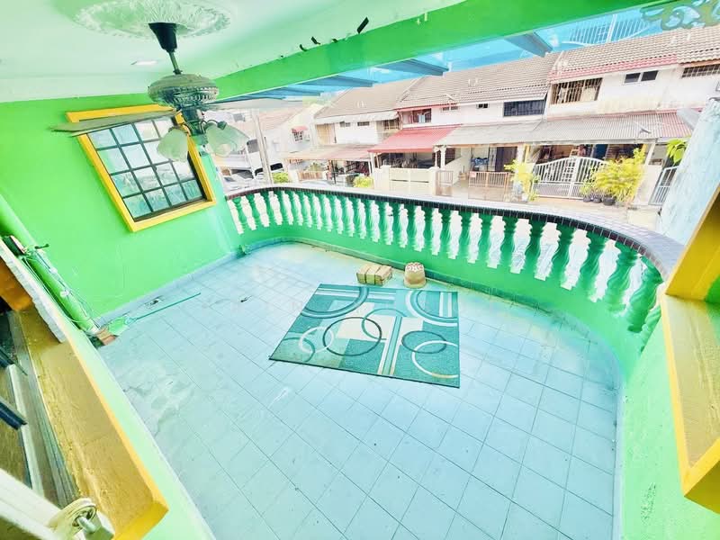 Rumah Teres untuk Disewa di Taman Kajang Baru (Kajang) - Erin Yusof - Balcony - PropertyGuru.com.my