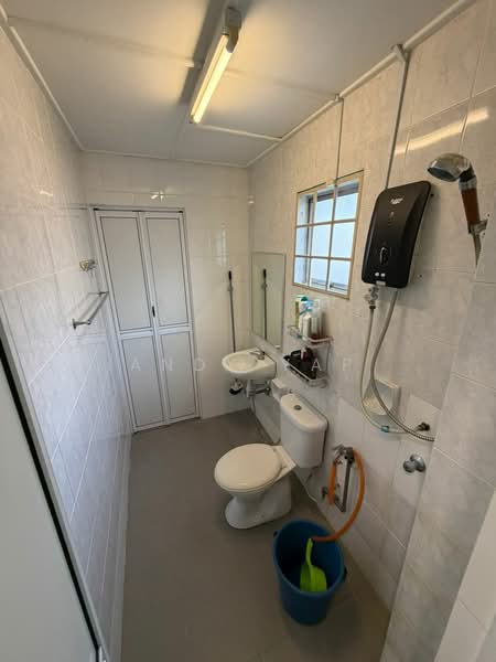 Rumah Teres untuk Dijual di Bandar Country Homes (Rawang) - Andy Yap - Bathroom - PropertyGuru.com.my
