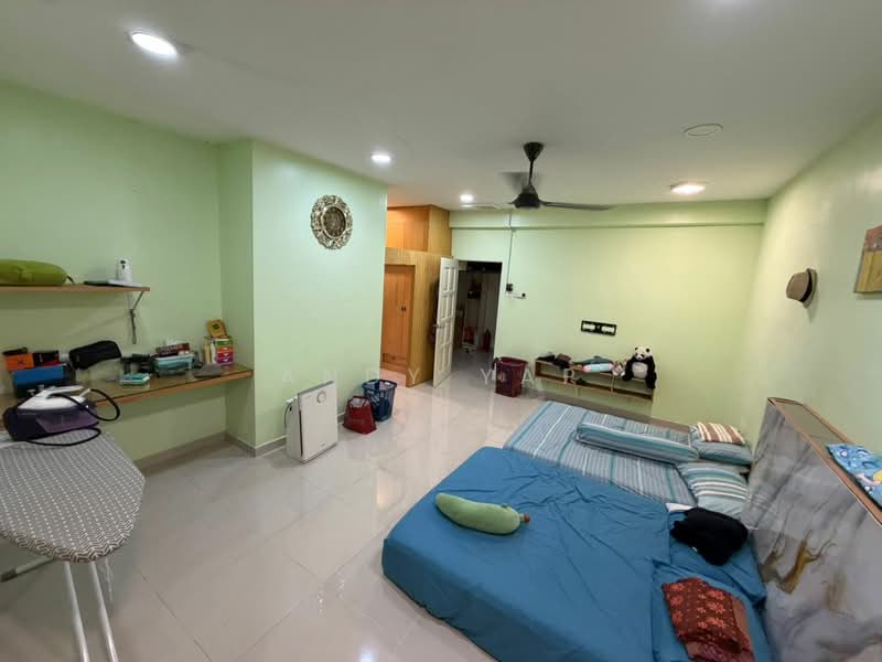 Rumah Teres untuk Dijual di Bandar Country Homes (Rawang) - Andy Yap - Bedroom - PropertyGuru.com.my