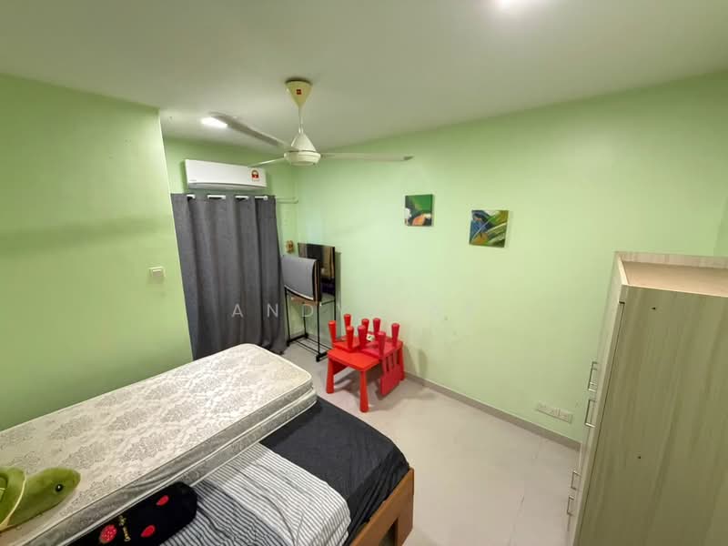 Rumah Teres untuk Dijual di Bandar Country Homes (Rawang) - Andy Yap - Bedroom - PropertyGuru.com.my