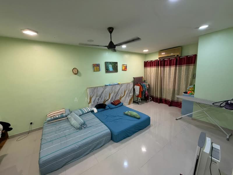 Rumah Teres untuk Dijual di Bandar Country Homes (Rawang) - Andy Yap - Bedroom - PropertyGuru.com.my