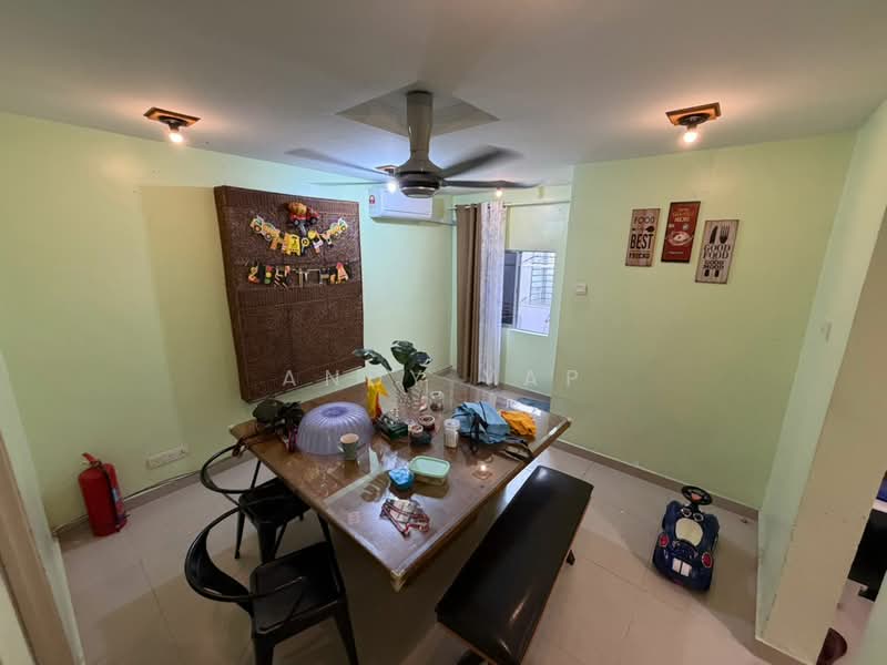 Rumah Teres untuk Dijual di Bandar Country Homes (Rawang) - Andy Yap - Dining Room - PropertyGuru.com.my