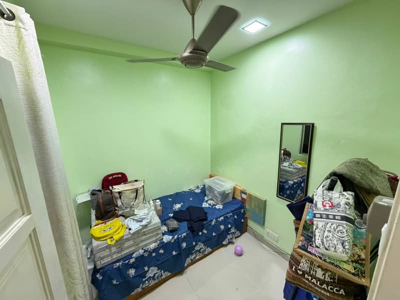 Rumah Teres untuk Dijual di Bandar Country Homes (Rawang) - Andy Yap - Bedroom - PropertyGuru.com.my