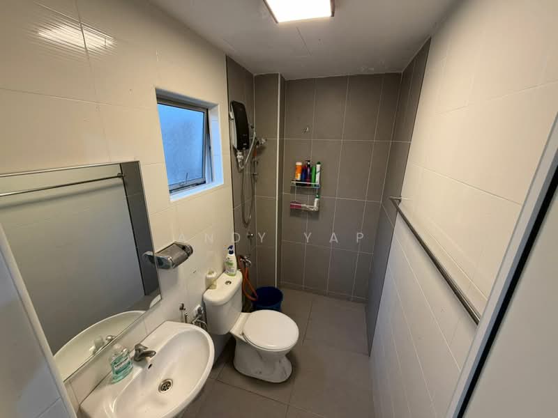 Rumah Teres untuk Dijual di Bandar Country Homes (Rawang) - Andy Yap - Bathroom - PropertyGuru.com.my