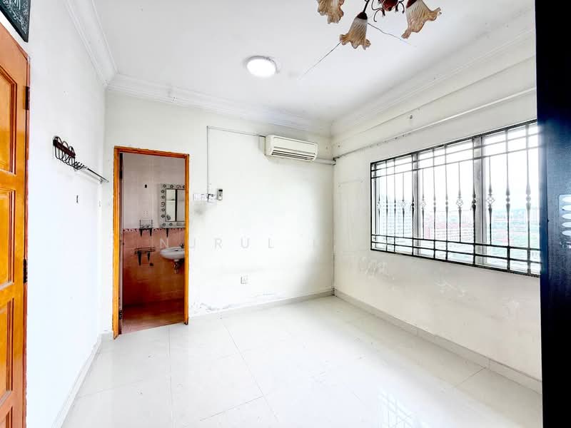Pangsapuri untuk Dijual di Suria Apartment, Taman Medan - Nurul Izza - PropertyGuru.com.my