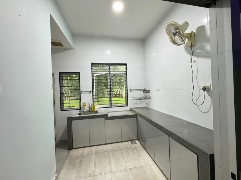 Rumah Teres 2 Tingkat untuk Dijual di Semenyih (Selangor) - Tony Lau - Kitchen - PropertyGuru.com.my