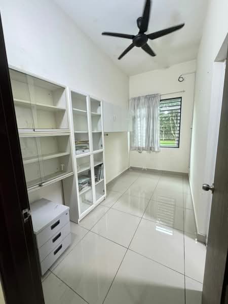 Rumah Teres 2 Tingkat untuk Dijual di Semenyih (Selangor) - Tony Lau - Study - PropertyGuru.com.my
