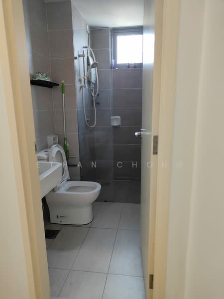 Servis Apartment untuk Disewa di Gravit8, Klang - Ethan Chong - Bathroom - PropertyGuru.com.my
