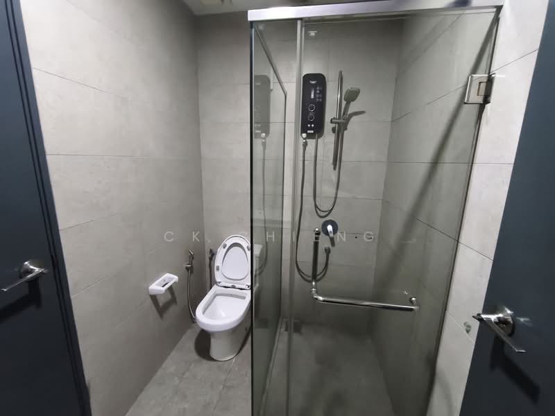Servis Apartment untuk Disewa di Aera Residence - CK Chieng - Bathroom - PropertyGuru.com.my