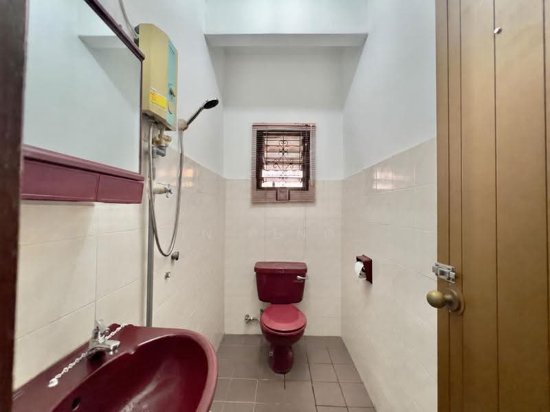 Rumah Berkembar untuk Dijual di Taman Tun Dr Ismail (Kuala Lumpur) - Yin Peng . - Bathroom - PropertyGuru.com.my