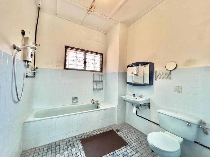 Rumah Berkembar untuk Dijual di Taman Tun Dr Ismail (Kuala Lumpur) - Yin Peng . - Bathroom - PropertyGuru.com.my