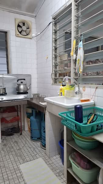 1-storey Terraced House for Sale in Petaling Jaya (Selangor) - Shirley Looi - Kitchen - PropertyGuru.com.my