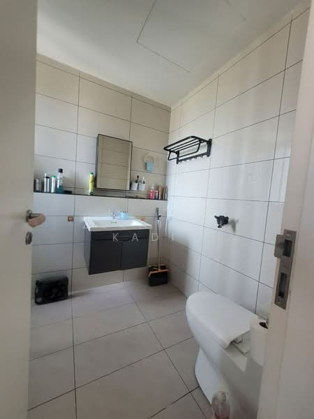 Servis Apartment untuk Disewa di Duta Park Residences - Zubaidah Kadir - Bathroom - PropertyGuru.com.my