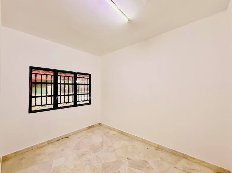 2-storey Terraced House for Sale in Taman Desaria (Petaling Jaya) - Fauran Nawawi - PropertyGuru.com.my