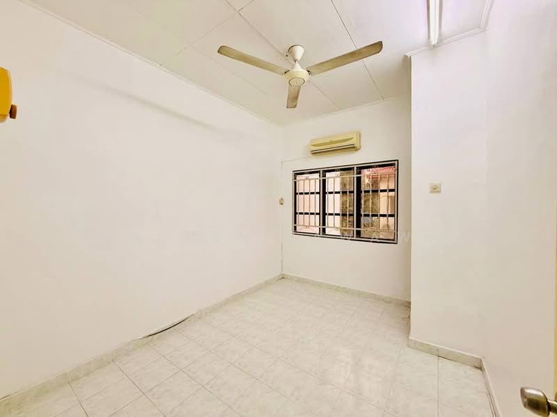 2-storey Terraced House for Sale in Taman Desaria (Petaling Jaya) - Fauran Nawawi - PropertyGuru.com.my