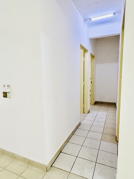 Apartment for Sale at Akasia Apartment @ Setia Alam - Jansen Khoo - Corridor - PropertyGuru.com.my