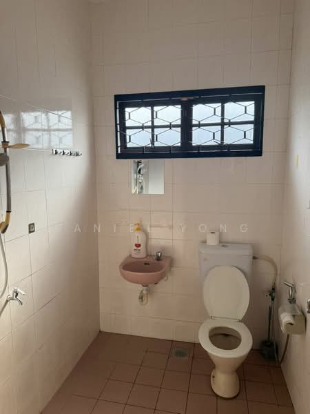2-storey Terraced House for Sale in Taman Daya (Johor Bahru) - Daniel Yong - Bathroom - PropertyGuru.com.my