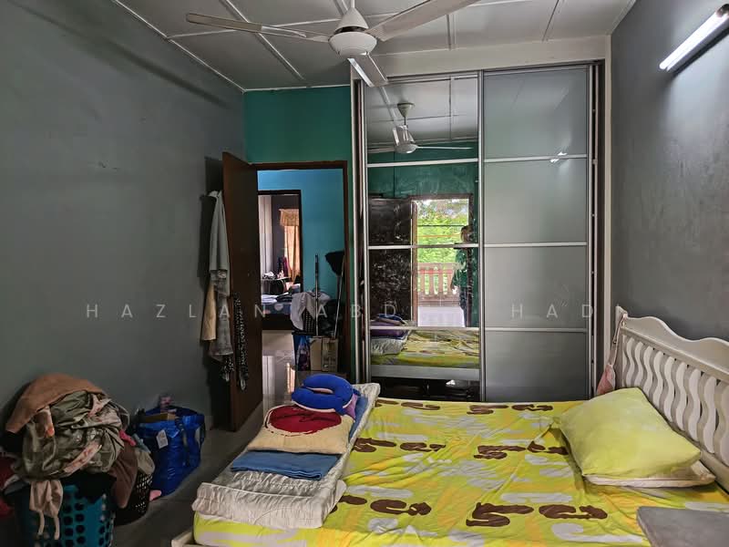 2-storey Terraced House for Sale in Taman Sandaran Permai (Shah Alam) - Hazlan Abdul Hadi - Bedroom - PropertyGuru.com.my