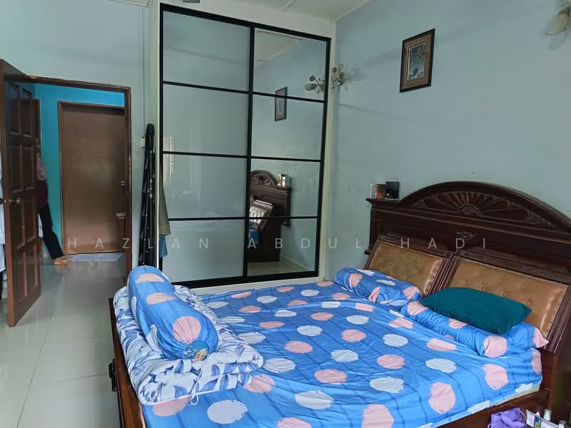 2-storey Terraced House for Sale in Taman Sandaran Permai (Shah Alam) - Hazlan Abdul Hadi - Bedroom - PropertyGuru.com.my