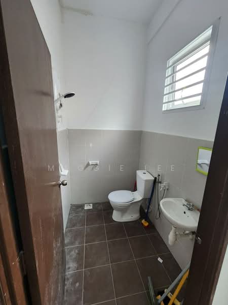 Rumah Teres 2 Tingkat untuk Disewa di Taman Scientex Senai (Senai) - Maggie Lee - Bathroom - PropertyGuru.com.my