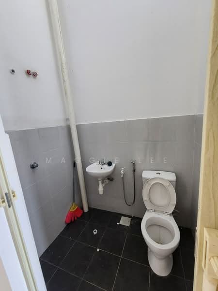 Rumah Teres 2 Tingkat untuk Disewa di Taman Scientex Senai (Senai) - Maggie Lee - Bathroom - PropertyGuru.com.my