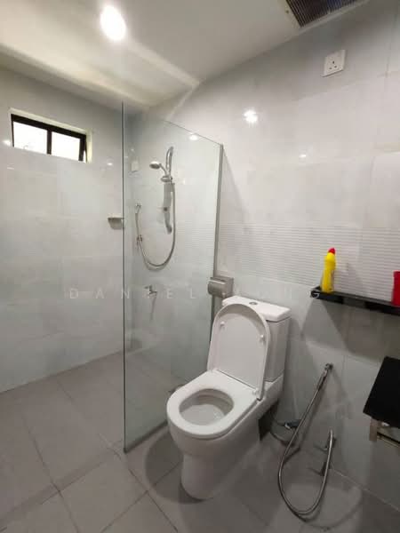 Rumah Banglo untuk Dijual di Taman Kolam Air (Johor Bahru) - Daniel Yong - Bathroom - PropertyGuru.com.my