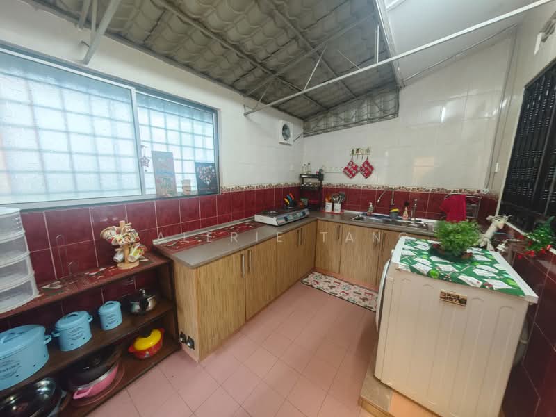 Rumah Teres 2 Tingkat untuk Dijual di Taman Bukit Belimbing (Balakong) - Valerie Tang - Kitchen - PropertyGuru.com.my