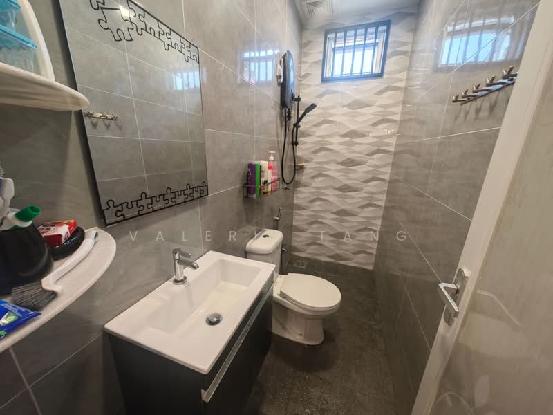 Rumah Teres 2 Tingkat untuk Dijual di Taman Bukit Belimbing (Balakong) - Valerie Tang - Bathroom - PropertyGuru.com.my