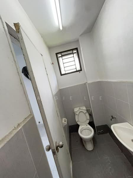 2-storey Terraced House for Sale in Pulai (Johor) - Maggie Lee - Bathroom - PropertyGuru.com.my