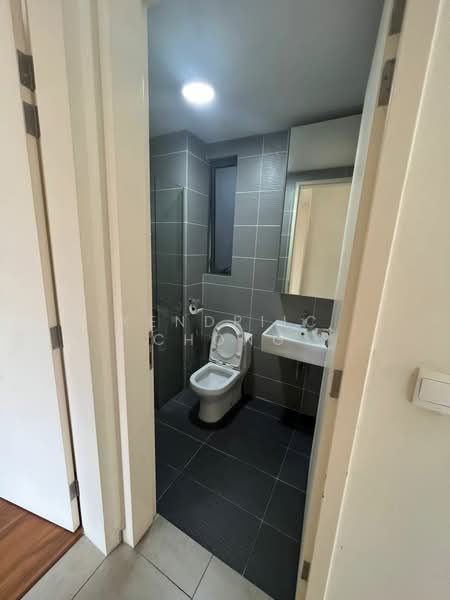 Service Residence for Sale at Petalz Residences - Kendriic Chong - Bathroom - PropertyGuru.com.my