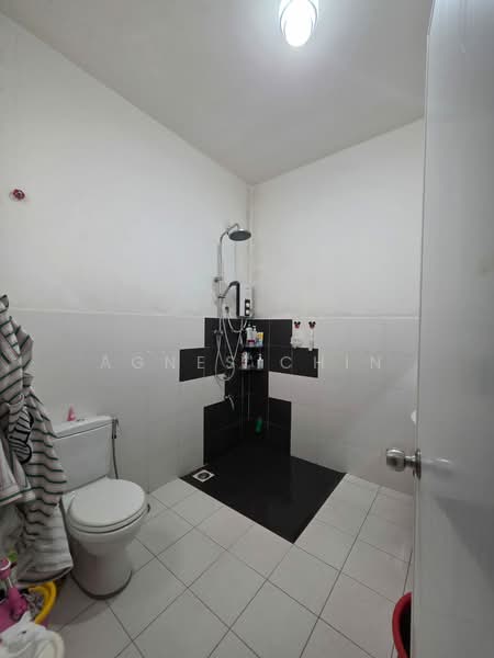 2-storey Terraced House for Sale in Setia Tropika (Johor Bahru) - Agnes Chin - Bathroom - PropertyGuru.com.my