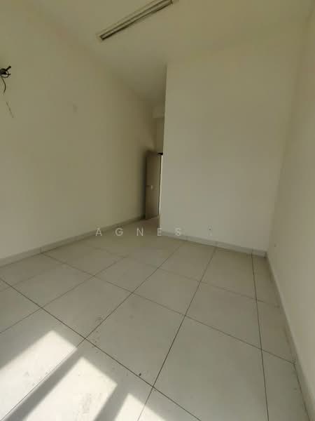 Semi-Detached House for Sale in Taman Bayu Puteri (Johor Bahru) - Agnes . - PropertyGuru.com.my