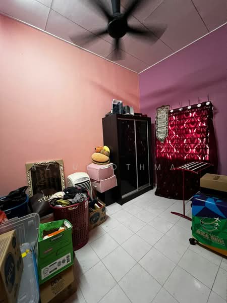 Rumah Teres 1 Tingkat untuk Dijual di Taman Jasper Jaya (Seremban) - Azrul Othman - Bedroom - PropertyGuru.com.my