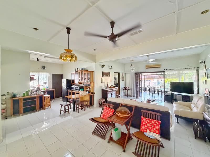 Bungalow House for Sale in Hillside (Tanjung Bungah) - Gary Goh - Living Room - PropertyGuru.com.my