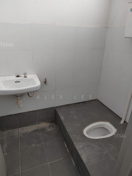 Shop for Sale in Shah Alam (Selangor) - Alex Lee - Bathroom - PropertyGuru.com.my