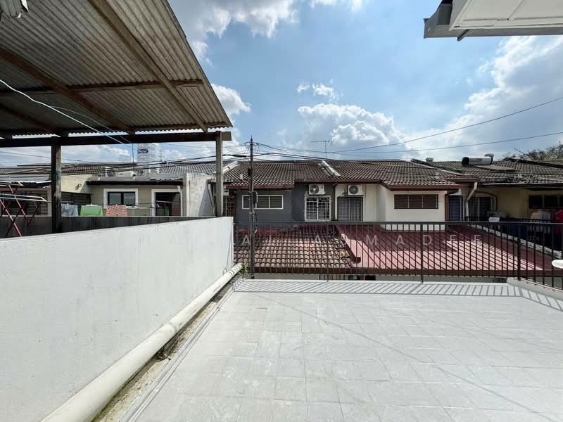 2-storey Terraced House for Sale in Taman Serdang Raya (Seri Kembangan) - Zulhaikal Asmadee - Exterior - PropertyGuru.com.my