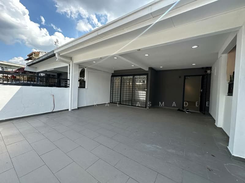2-storey Terraced House for Sale in Taman Serdang Raya (Seri Kembangan) - Zulhaikal Asmadee - Exterior - PropertyGuru.com.my