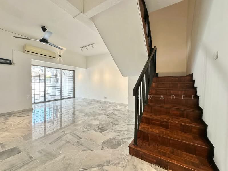 2-storey Terraced House for Sale in Taman Serdang Raya (Seri Kembangan) - Zulhaikal Asmadee - Living Room - PropertyGuru.com.my