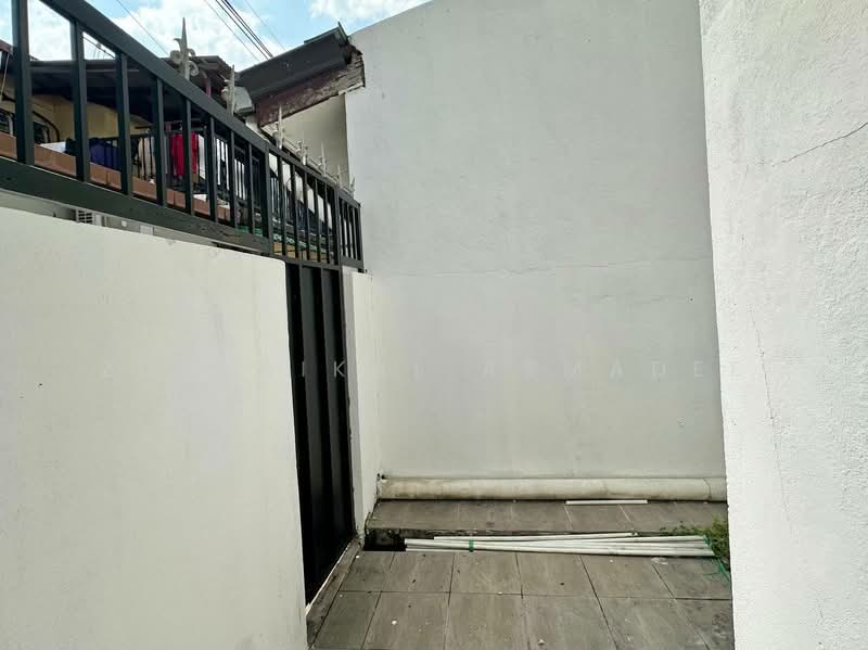 2-storey Terraced House for Sale in Taman Serdang Raya (Seri Kembangan) - Zulhaikal Asmadee - Exterior - PropertyGuru.com.my