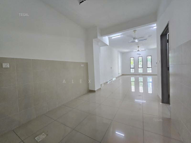 Rumah Teres 2 Tingkat untuk Dijual di Setia Alam (Selangor) - Alex Lee - Living Room - PropertyGuru.com.my
