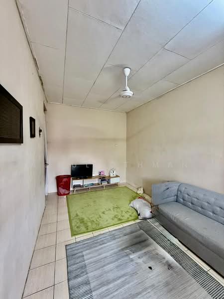 Rumah Teres untuk Dijual di Taman Politeknik (Telok Kemang) - Azrul Othman - Living Room - PropertyGuru.com.my
