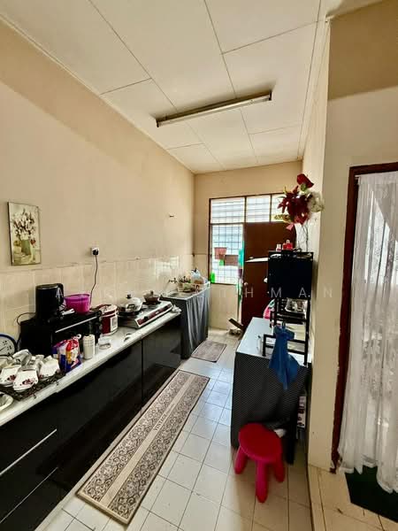 Rumah Teres untuk Dijual di Taman Politeknik (Telok Kemang) - Azrul Othman - Kitchen - PropertyGuru.com.my