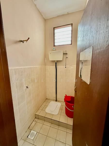 Rumah Teres untuk Dijual di Taman Politeknik (Telok Kemang) - Azrul Othman - Bathroom - PropertyGuru.com.my