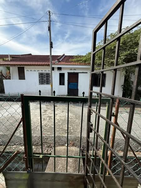 Rumah Teres untuk Dijual di Taman Politeknik (Telok Kemang) - Azrul Othman - Exterior - PropertyGuru.com.my
