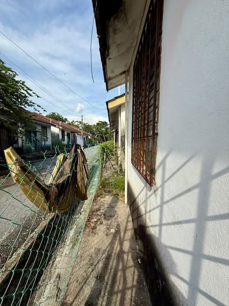 Rumah Teres untuk Dijual di Taman Politeknik (Telok Kemang) - Azrul Othman - Exterior - PropertyGuru.com.my