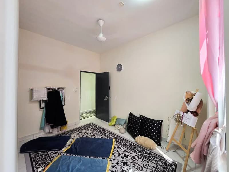 Pangsapuri untuk Dijual di Residensi Bandar Bukit Mahkota (PR1MA @ Bandar Bukit Mahkota) - M.J Zairin - Bedroom - PropertyGuru.com.my