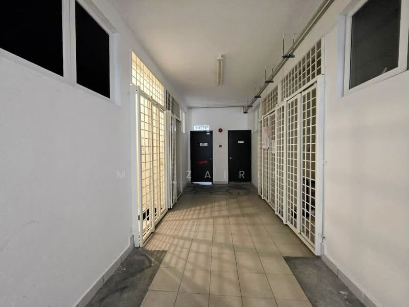 Pangsapuri untuk Dijual di Residensi Bandar Bukit Mahkota (PR1MA @ Bandar Bukit Mahkota) - M.J Zairin - Corridor - PropertyGuru.com.my