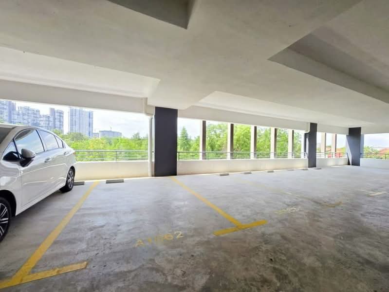 Pangsapuri untuk Dijual di Residensi Bandar Bukit Mahkota (PR1MA @ Bandar Bukit Mahkota) - M.J Zairin - Car Park - PropertyGuru.com.my